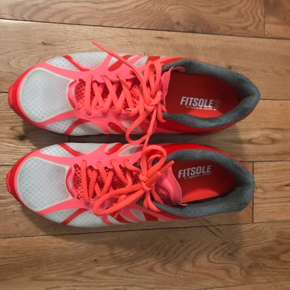 Sneaker - Picture 2 of 7